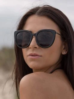 Dollboxx Madison - Black Sunglasses -Dollboxx Import Shop Madison Black Sunglasses Sunglasses dollboxx 4 ee485afe cdc9 457e 960b 534081435d47