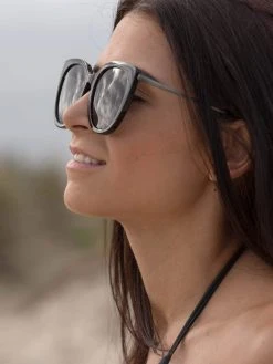 Dollboxx Madison - Black Sunglasses -Dollboxx Import Shop Madison Black Sunglasses Sunglasses dollboxx 5 7b487b29 54d3 4d5a 9669 3e240b49357a