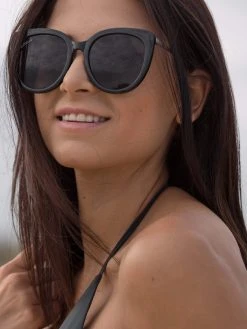 Dollboxx Madison - Black Sunglasses -Dollboxx Import Shop Madison Black Sunglasses Sunglasses dollboxx 8 a04f8888 6748 4426 b6f9 07f137f43e7e