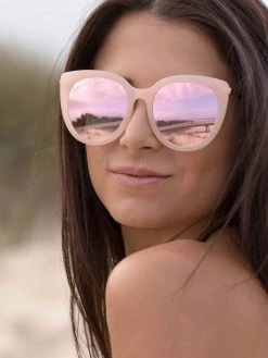 Dollboxx Madison - Pearly Pink Sunglasses 14 Dollboxx Madison - Pearly Pink Sunglasses -Dollboxx Import Shop Madison Pearly Pink Sunglasses Sunglasses dollboxx 3 f0223f94 754a 498d 930a 3af26d98adec