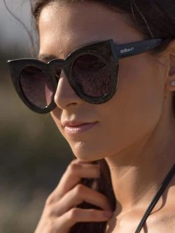 Dollboxx Tammy - Black Sunglasses -Dollboxx Import Shop Tammy Black Sunglasses Sunglasses dollboxx 4 a0152e72 1873 4e82 b8f9 2f25ad29bd0c