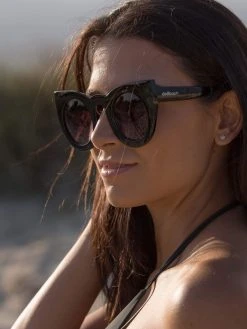 Dollboxx Tammy - Black Sunglasses -Dollboxx Import Shop Tammy Black Sunglasses Sunglasses dollboxx 8 1a1a78a4 05cf 4f3f 8d66 c0b66ddb6629