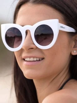 Dollboxx Tammy - White Sunglasses 30 Dollboxx Tammy - White Sunglasses -Dollboxx Import Shop Tammy White Sunglasses Sunglasses dollboxx 11 f87925ed ab81 49ff 9845 795369d5c9bc