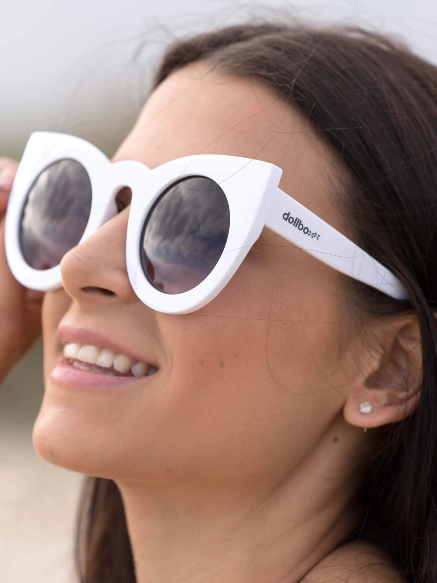 Dollboxx Tammy - White Sunglasses 4 Dollboxx Tammy - White Sunglasses - Image 4