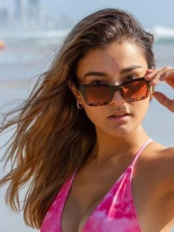 Dollboxx Teddy - Black Tort Sunglasses 12 Dollboxx Teddy - Black Tort Sunglasses -Dollboxx Import Shop Teddy Black Tort Sunglasses Sunglasses dollboxx 3 bfa612aa 46eb 49fc b658 98809babf52b