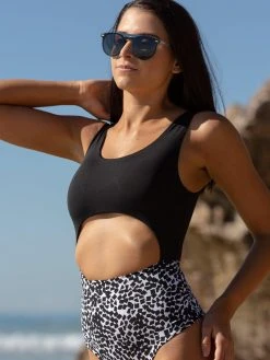 Dollboxx Tori One Piece - Monochrome -Dollboxx Import Shop Tori One Piece Monochrome Swimwear dollboxx 11 3d108fb9 d98a 4fb5 9c6e 228d780edd5a