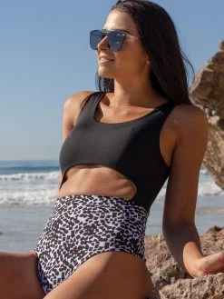 Dollboxx Tori One Piece - Monochrome -Dollboxx Import Shop Tori One Piece Monochrome Swimwear dollboxx 23 8794e896 b69c 4dad a3c1 93b7ac9429e2